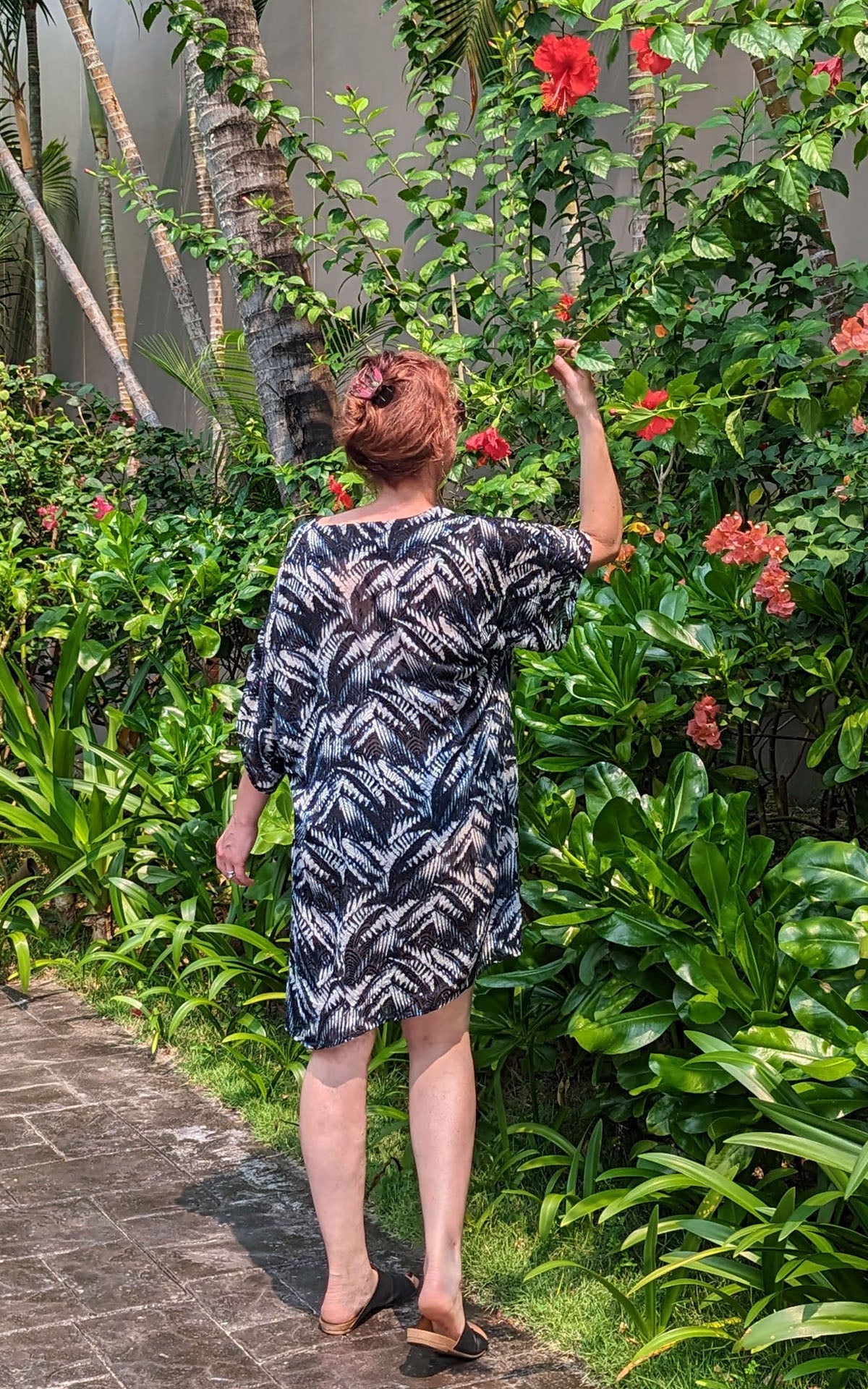 Model wearing Summer Tunic back view | Maui Nights Silk | Leigh Young Collection Handmade in Seattle WA