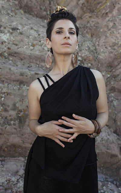 Woman modeling Moab Top in Desert Crepe Scorpion. Leigh Young Collection