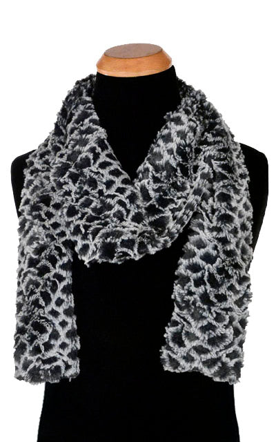 Men&#39;s Classic Scarf - Luxury Faux Fur in Snow Owl