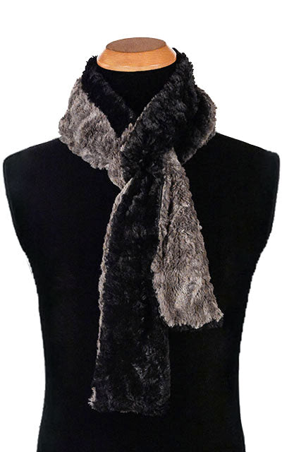 Men&#39;s Classic Scarf - Two-Tone, Cuddly Faux Fur in Gray