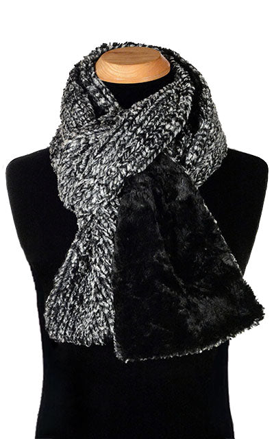 Men&#39;s Classic Scarf - Two-Tone, Cozy Cable in Ash Faux Fur