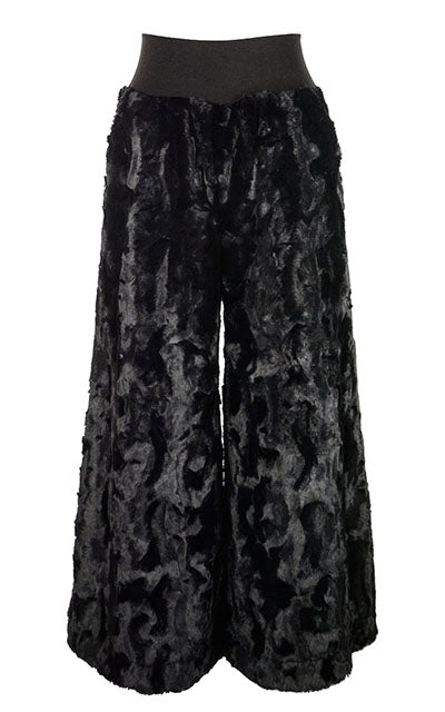 NW Wide Leg Pants in Cuddly Black.