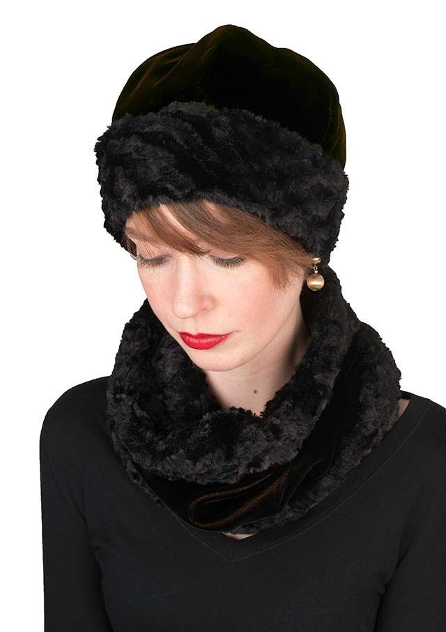 Neck Cowl - Velvet in Black/Gold with Cuddly Faux Fur in Black (Limited Availability)
