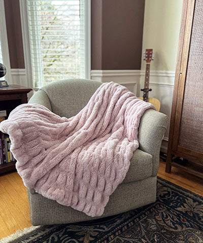  Throw From Royal Opulence Collection In Rosé